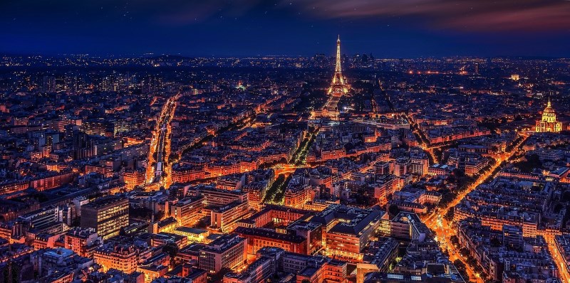 Paris a noite